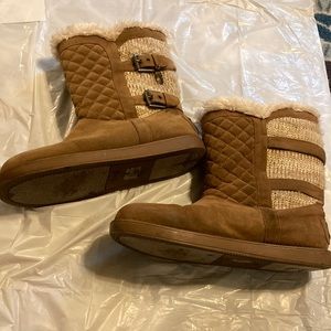 G by Guess ankle faux fur booties size 8.5